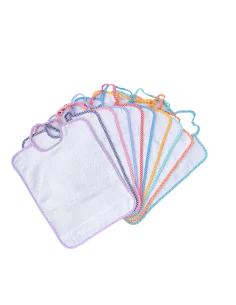 Bavaglino con elastico bordo quadretti con tela aida